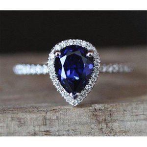 3.25 Carats Round Diamond And Sapphire Ring White